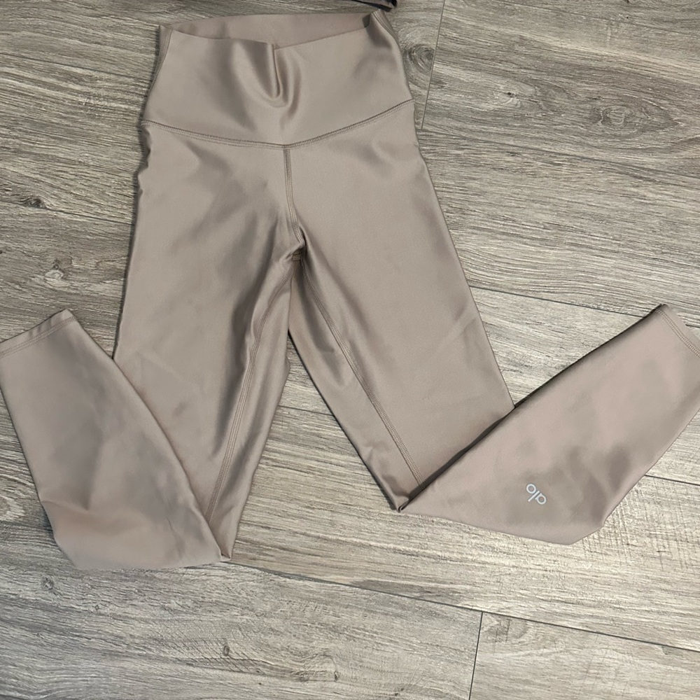 Alo Airlift 7/8 High Waist Leggings in Taupe